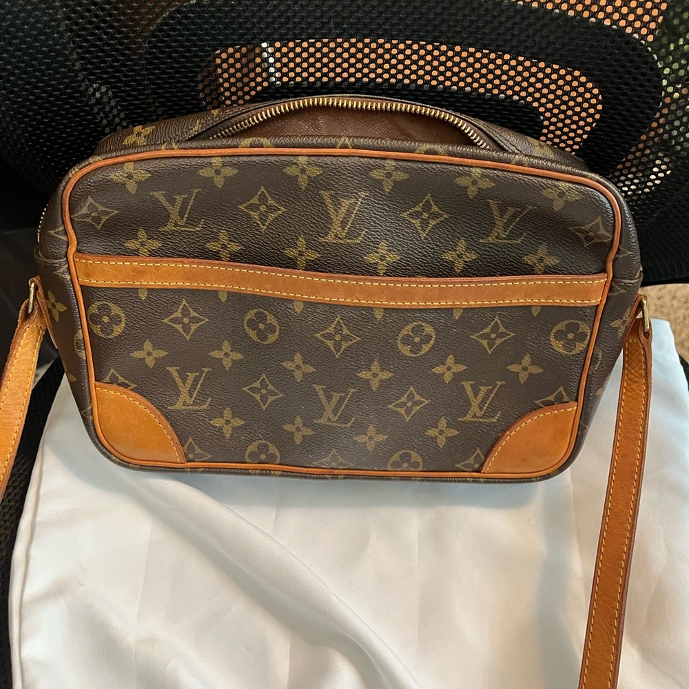 Louis Vuitton Monogram Trocadero 27.